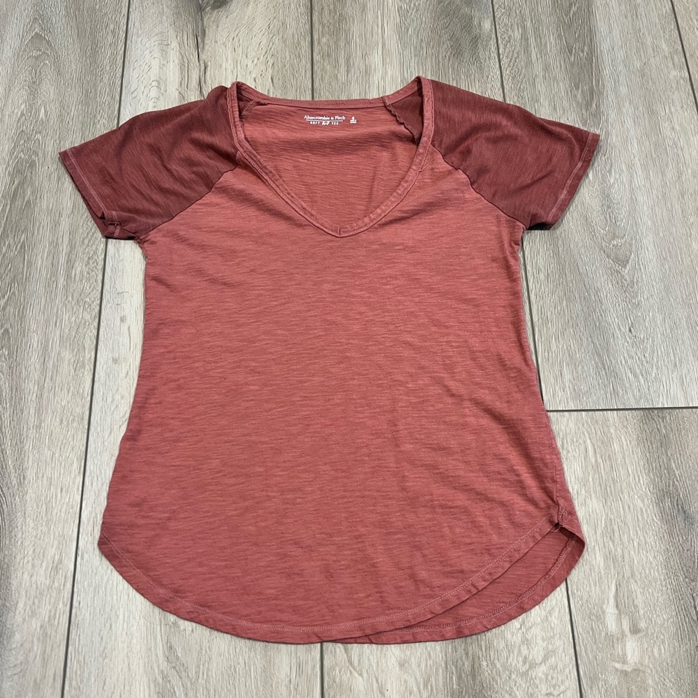 Abercrombie & Fitch Red Fitted Short Sleeve Scoop Neck T-shirt